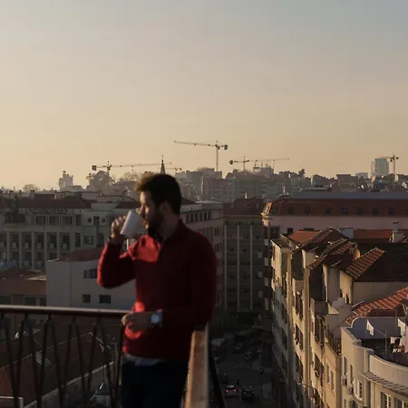Apartment Stylish City Stay With Balcony