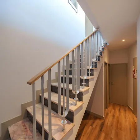 Stylish City Stay With Balcony Apartment Porto