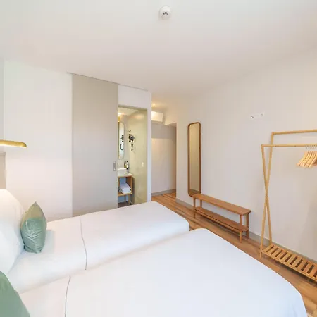 Apartment Stylish City Stay With Balcony Porto