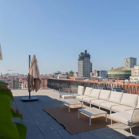 Stylish City Stay With Balcony *